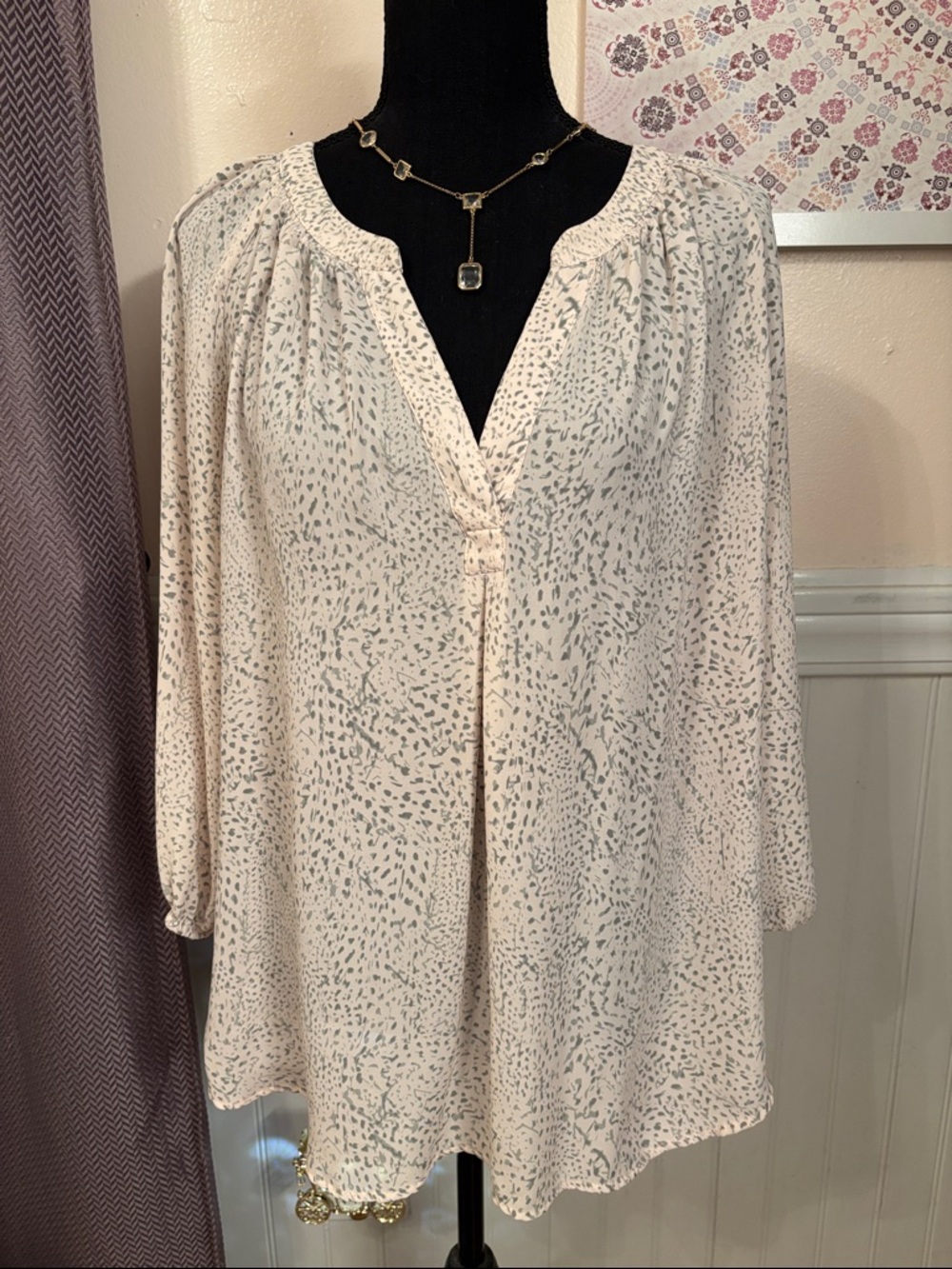 Dalia Light Pink Cream Printed V-Neck 3/4 Sleeve Top